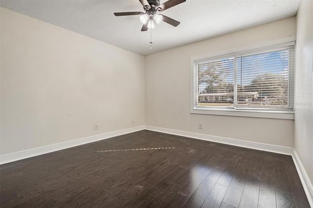 4007 HUDSON LANE, Tampa, FL 33618