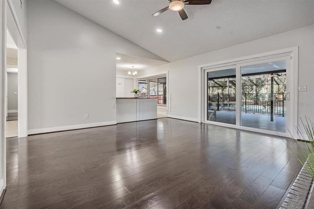 4007 HUDSON LANE, Tampa, FL 33618