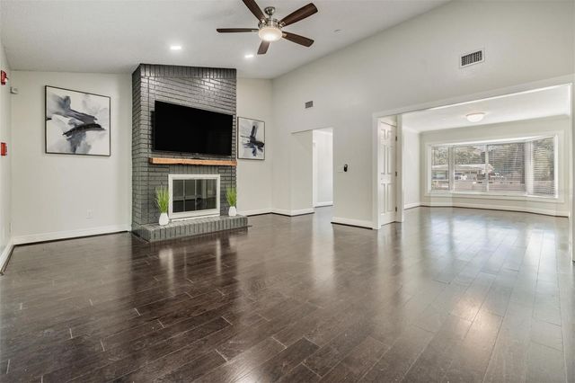 4007 HUDSON LANE, Tampa, FL 33618