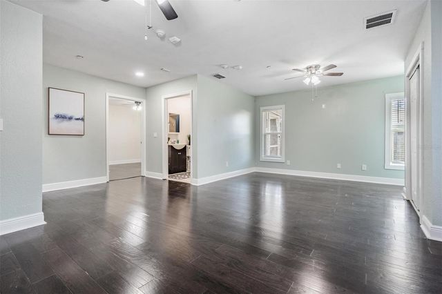 4007 HUDSON LANE, Tampa, FL 33618