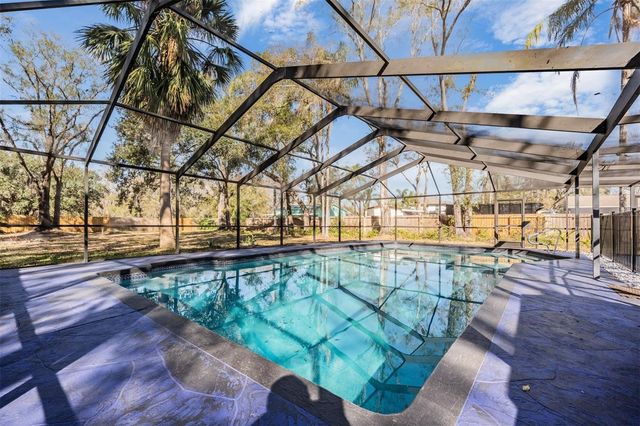 4007 HUDSON LANE, Tampa, FL 33618