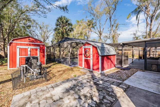 4007 HUDSON LANE, Tampa, FL 33618