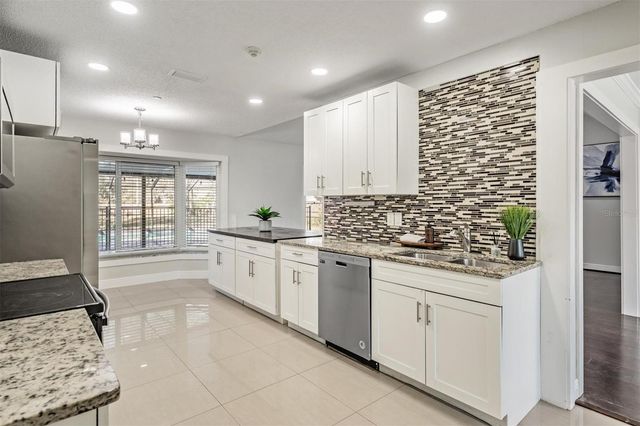 4007 HUDSON LANE, Tampa, FL 33618