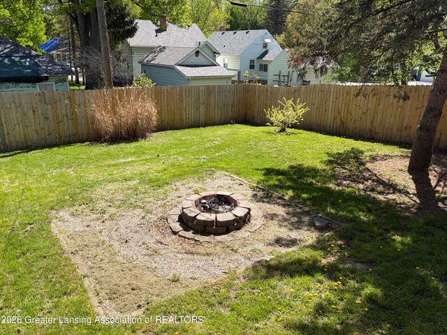 2515 Harding Avenue, Lansing, MI 48910
