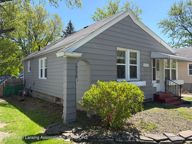 2515 Harding Avenue, Lansing, MI 48910