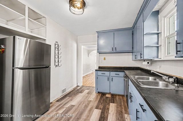 2515 Harding Avenue, Lansing, MI 48910