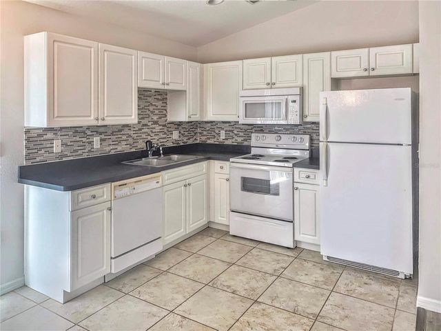 5440 KENSINGTON STREET, Sarasota, FL 34232