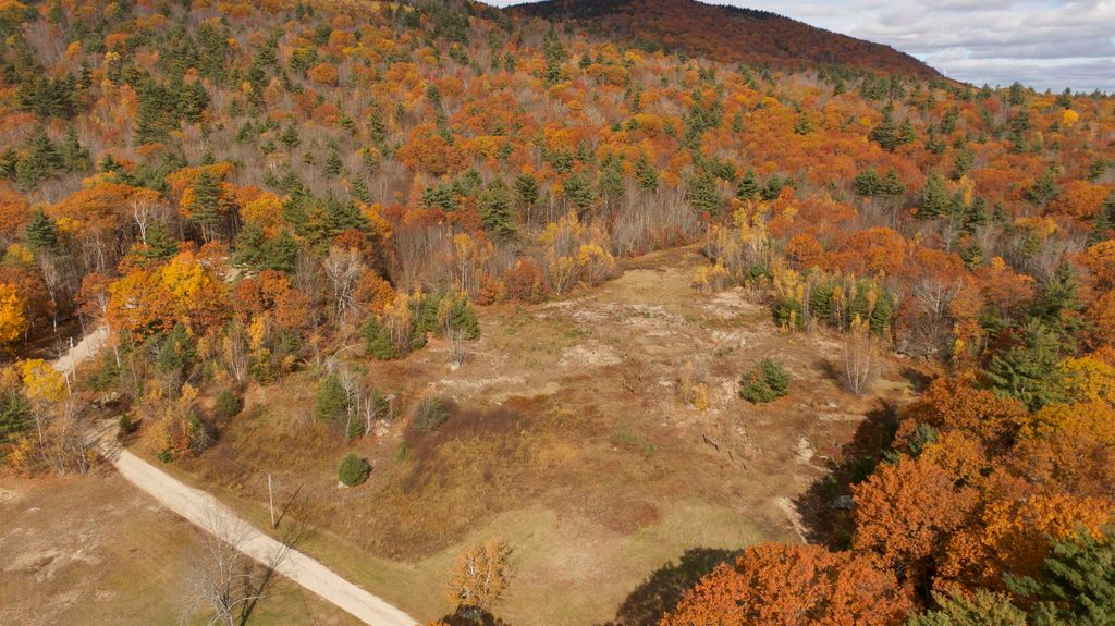 000 Willard Pond Road, Hancock, NH 03449
