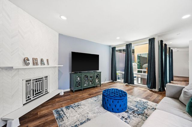 1116 Bering Drive 25, Houston, TX 77057