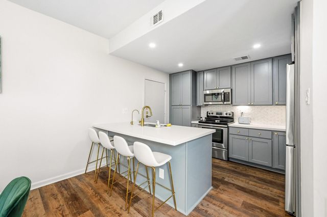 1116 Bering Drive 25, Houston, TX 77057