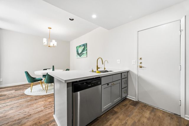1116 Bering Drive 25, Houston, TX 77057