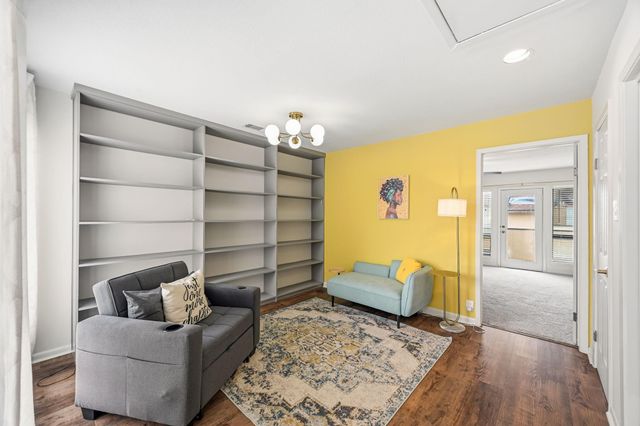 1116 Bering Drive 25, Houston, TX 77057
