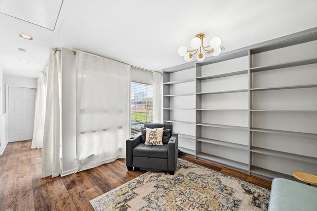 1116 Bering Drive 25, Houston, TX 77057