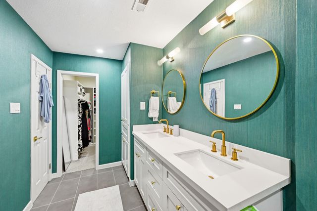 1116 Bering Drive 25, Houston, TX 77057