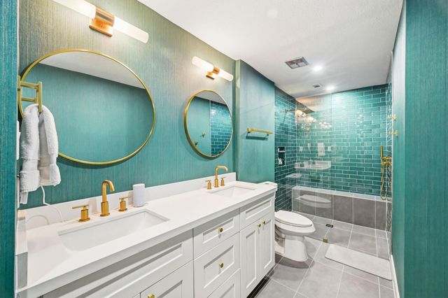 1116 Bering Drive 25, Houston, TX 77057