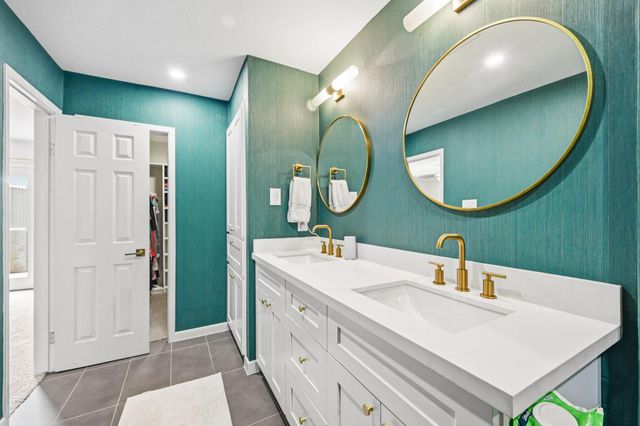 1116 Bering Drive 25, Houston, TX 77057