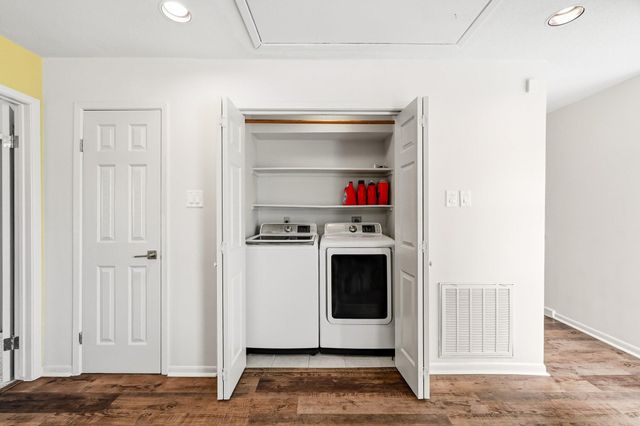 1116 Bering Drive 25, Houston, TX 77057