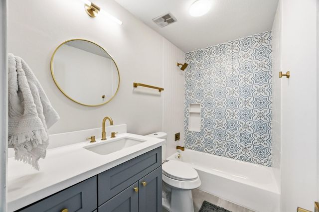 1116 Bering Drive 25, Houston, TX 77057