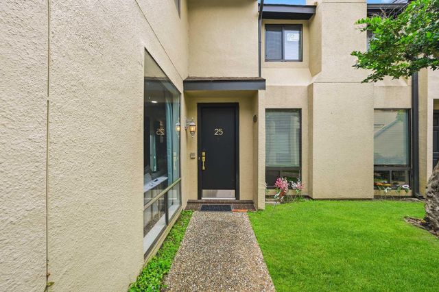 1116 Bering Drive 25, Houston, TX 77057