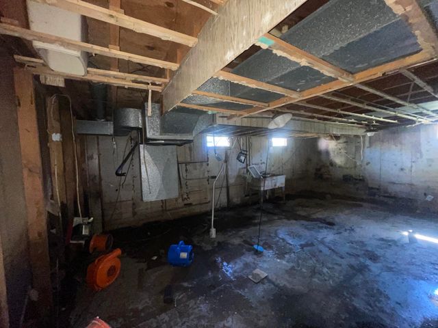 216 Cherokee Drive, Lowell, IN 46356