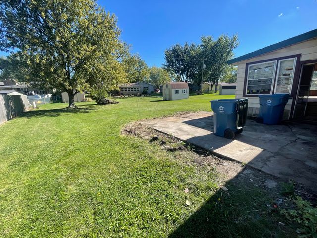 216 Cherokee Drive, Lowell, IN 46356