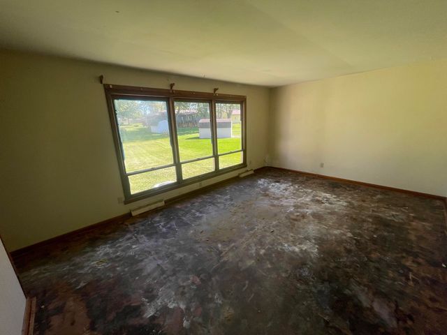 216 Cherokee Drive, Lowell, IN 46356
