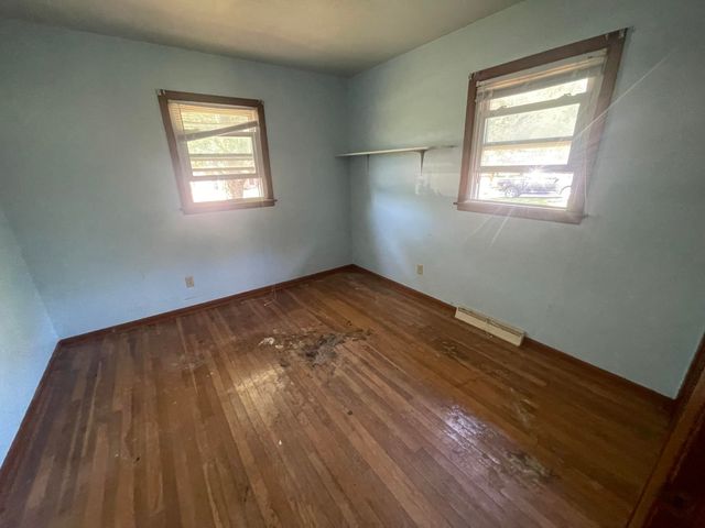 216 Cherokee Drive, Lowell, IN 46356