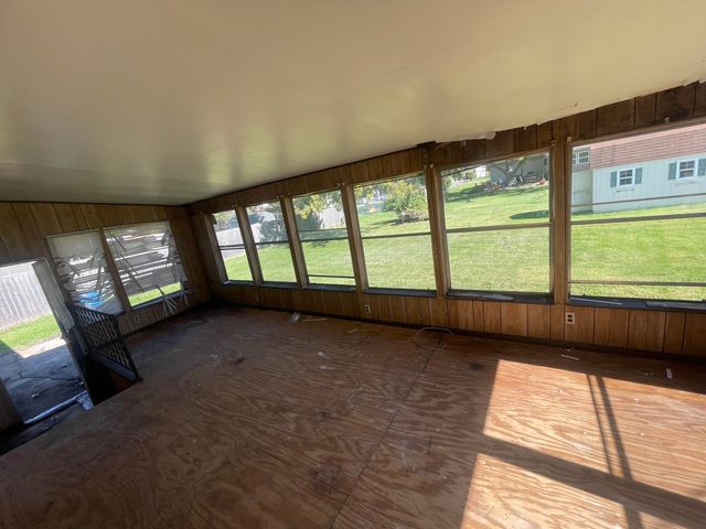 216 Cherokee Drive, Lowell, IN 46356