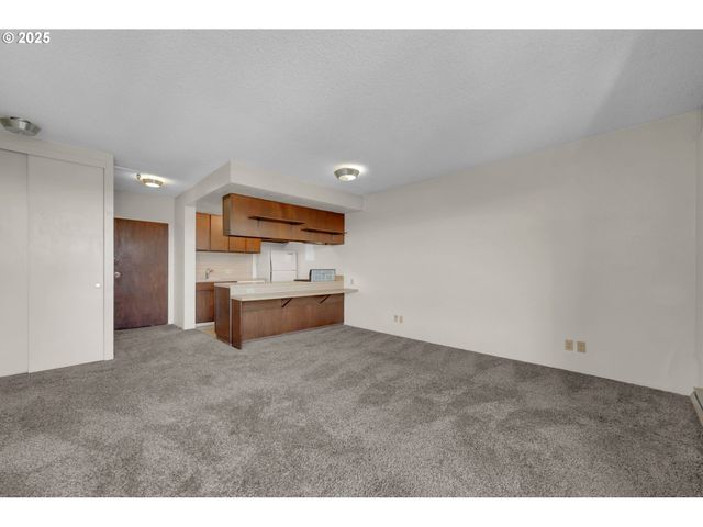 1313 LINCOLN St 1005, Eugene, OR 97401