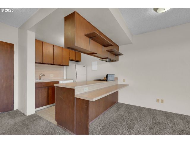 1313 LINCOLN St 1005, Eugene, OR 97401