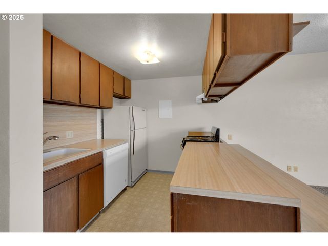 1313 LINCOLN St 1005, Eugene, OR 97401