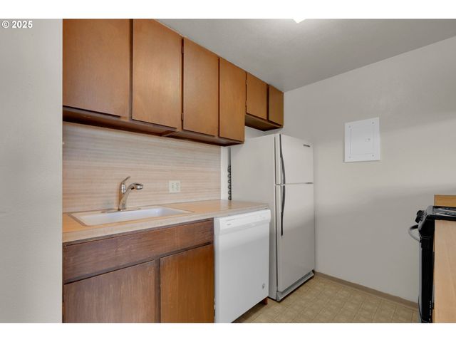 1313 LINCOLN St 1005, Eugene, OR 97401