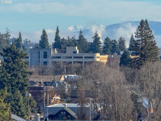 1313 LINCOLN St 1005, Eugene, OR 97401