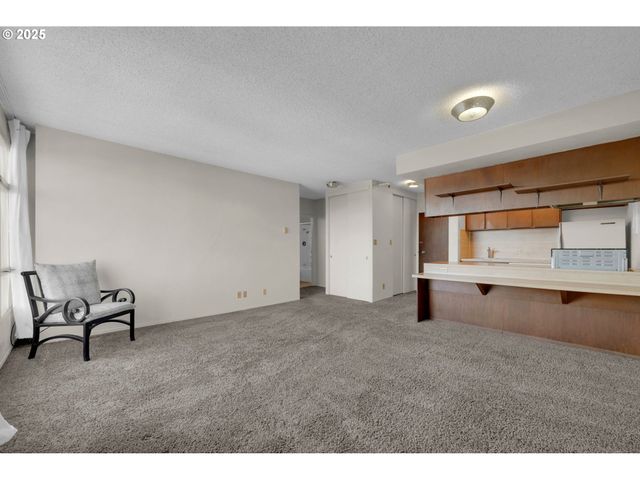 1313 LINCOLN St 1005, Eugene, OR 97401