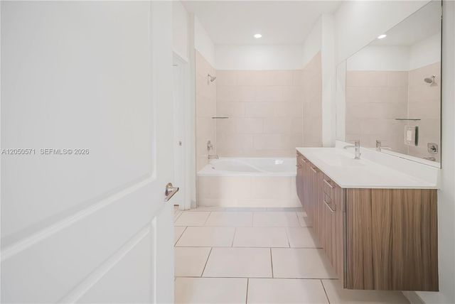 8265 NW 41st Street C202, Doral, FL 33166