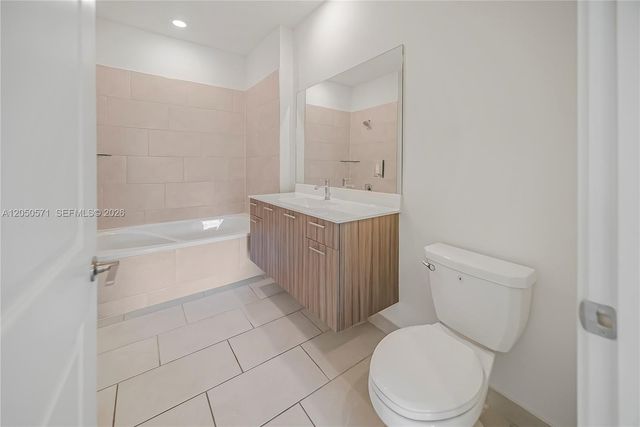 8265 NW 41st Street C202, Doral, FL 33166
