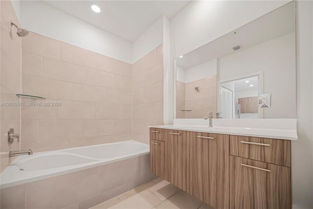 8265 NW 41st Street C202, Doral, FL 33166