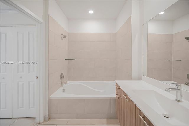 8265 NW 41st Street C202, Doral, FL 33166