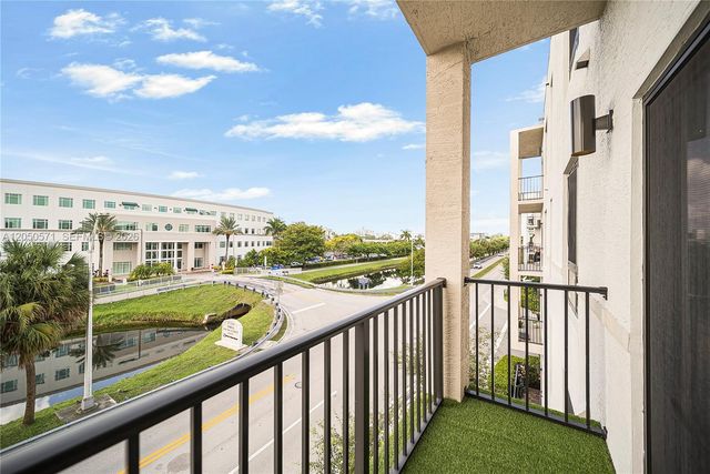 8265 NW 41st Street C202, Doral, FL 33166