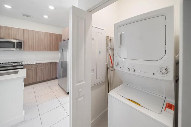8265 NW 41st Street C202, Doral, FL 33166