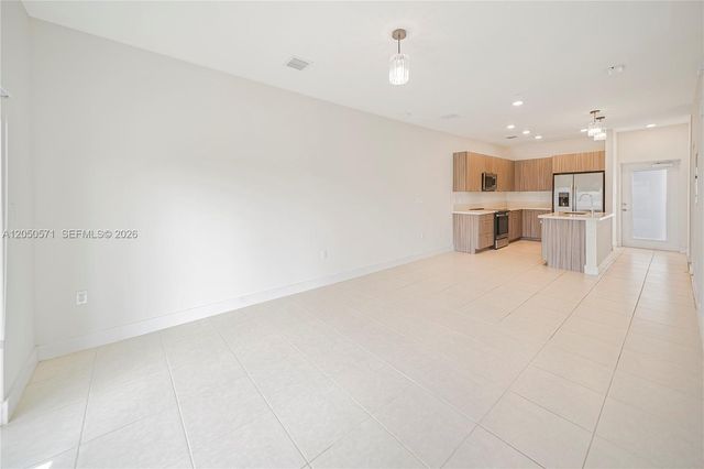 8265 NW 41st Street C202, Doral, FL 33166