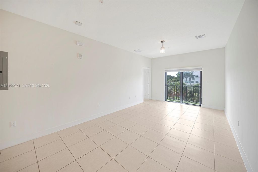 8265 NW 41st Street C202, Doral, FL 33166