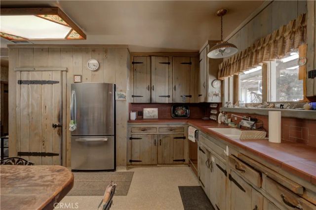 2521 Novato Place, Palos Verdes Estates, CA 90274