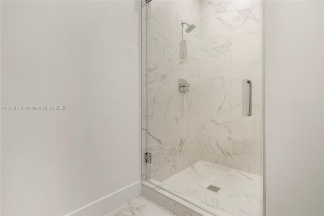 17550 Collins 1604, Sunny Isles Beach, FL 33160