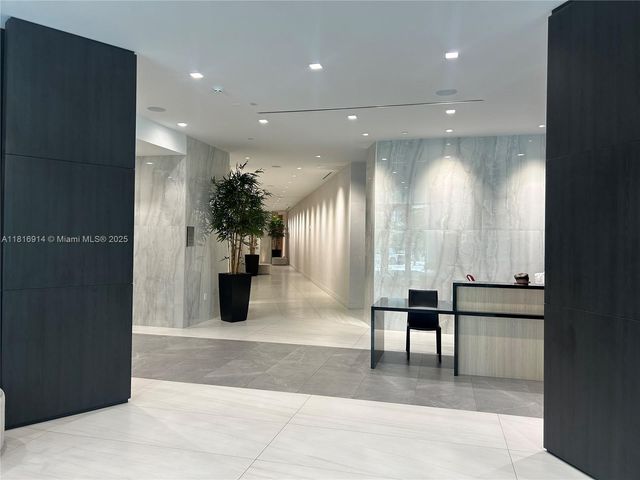 17550 Collins 1604, Sunny Isles Beach, FL 33160