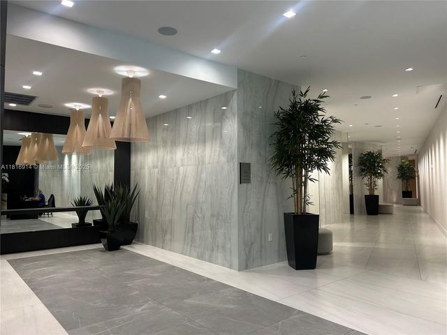 17550 Collins 1604, Sunny Isles Beach, FL 33160