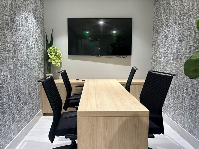 17550 Collins 1604, Sunny Isles Beach, FL 33160