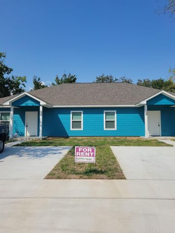 2107 24th Street N, Texas City, TX 77590