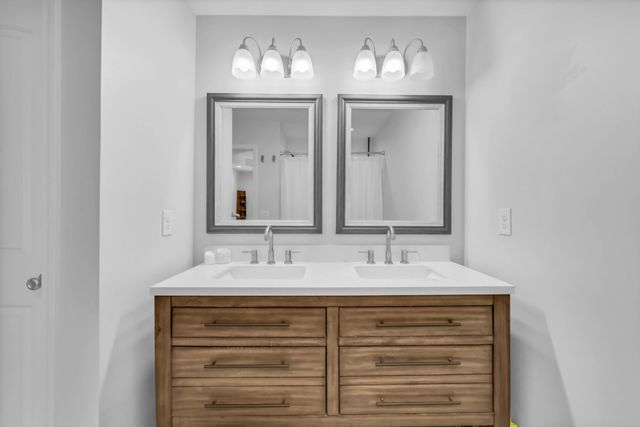 200 Texas Ave, Oak Grove, KY 42262