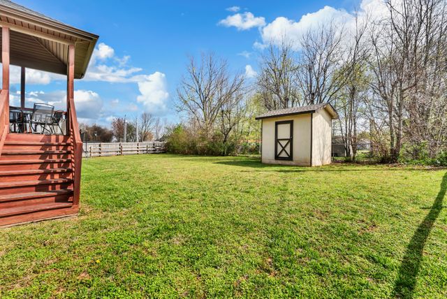 200 Texas Ave, Oak Grove, KY 42262